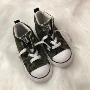 Boys camo converse